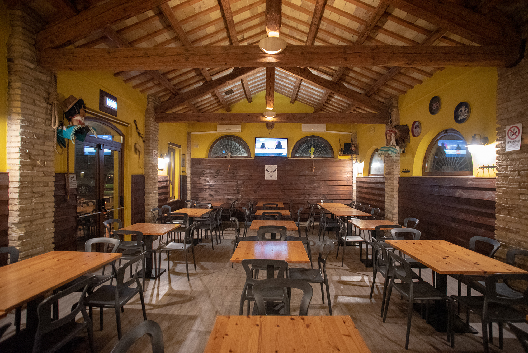 Locanda del West Chiaravalle Cucina Messicana Pizzeria Specialità Carne Birra